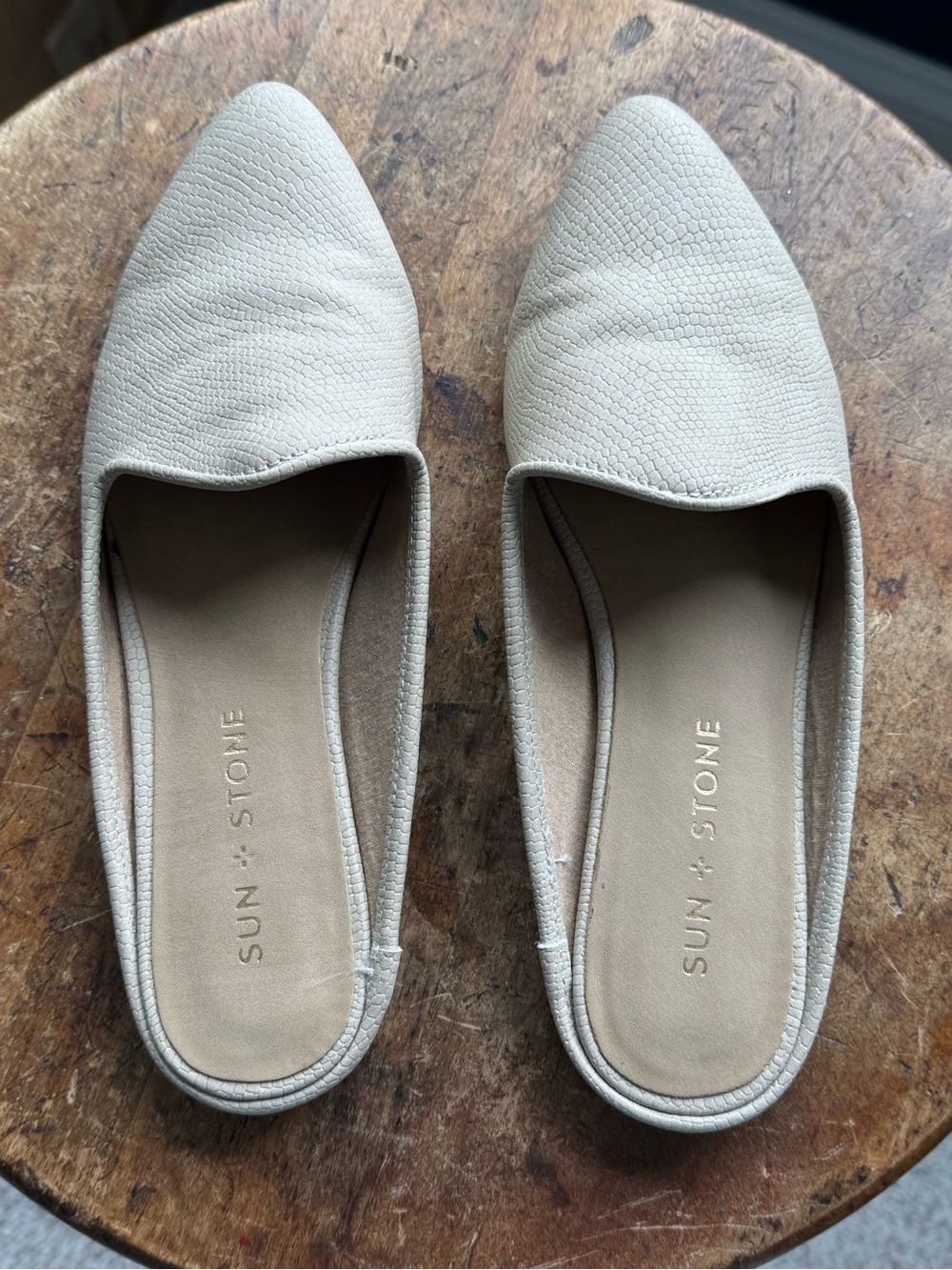 Sun + Stone Beige Textured Pointed Toe Mule Flats Size 5